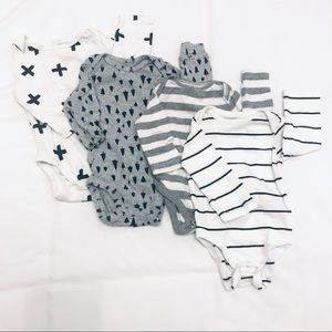 3/&25 0-3 mo. Onesie Bundle